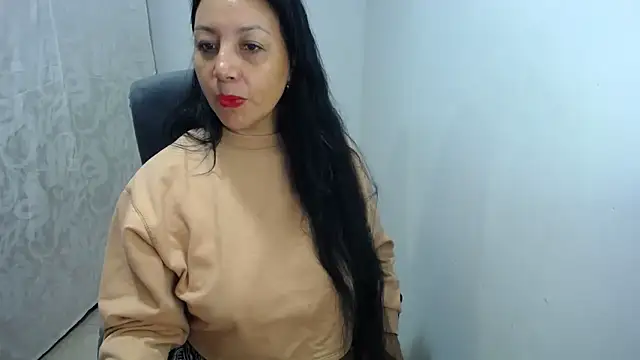 soyElena46 online show from 05-01-26, 11:15