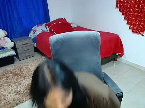 soyElena46 online show from 02-11-26, 11:21