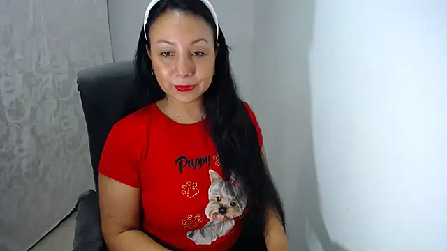 soyElena46 online show from 06-08-26, 12:06