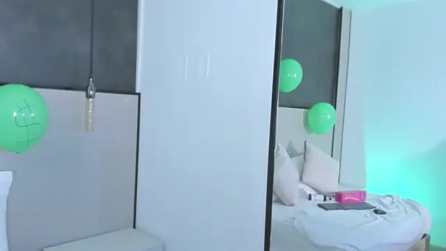 mia slora online show from 03-17-26, 12:19