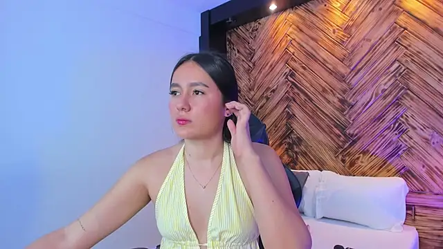 mia slora online show from 07-16-26, 12:24