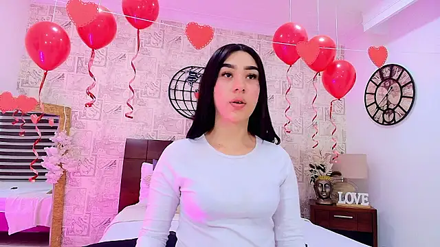 emily clarkk  online show from 02-07-26, 07:11