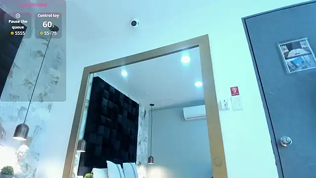 emily clarkk  online show from 03-09-26, 07:28