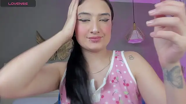 emma hiltonn  online show from 04-21-26, 07:20