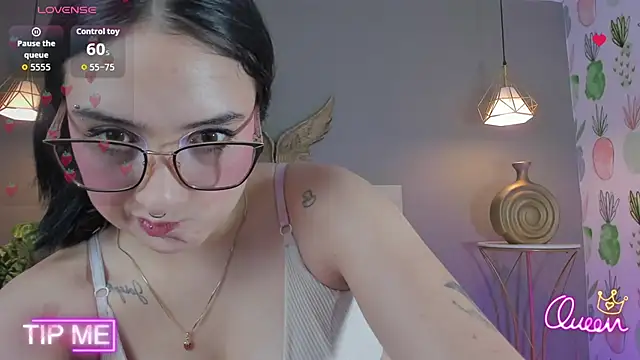 emma hiltonn  online show from 06-03-26, 07:40