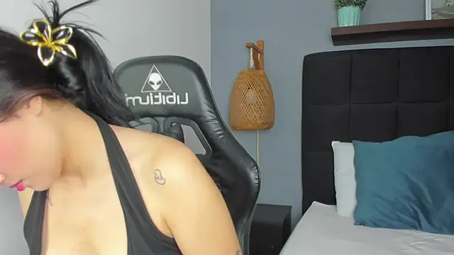 emma hiltonn  online show from 02-05-26, 02:18