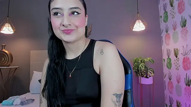 emma hiltonn  online show from 05-27-26, 02:19