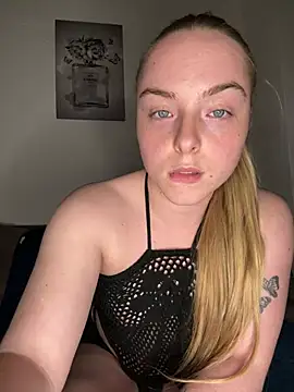 Bayleighjohnson18 online show from 03-05-26, 05:53