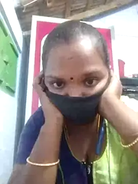 Snapshot of tamilvenila chatting on 01-14-26, 04:38 tamilvenila online show from 01-14-26, 04:38