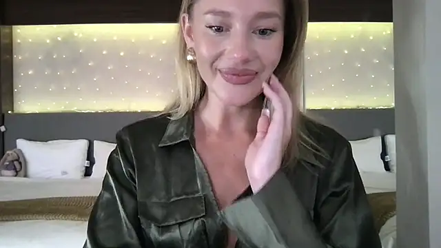 Stella muse online show from 03-31-26, 03:30