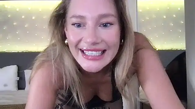 Stella muse online show from 03-28-26, 03:07