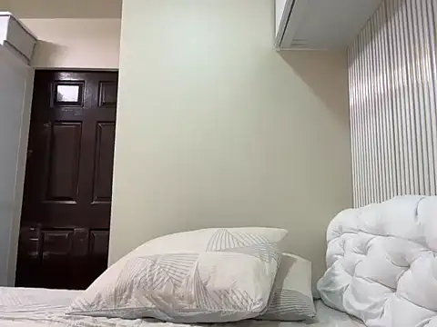 Snapshot of hyacinth30 chatting on 02-12-26, 12:54 hyacinth30 online show from 02-12-26, 12:54