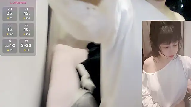 Mia-zhan online show from 02-07-26, 02:36