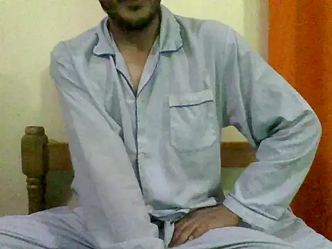 Snapshot of CalmDesire chatting on 01-12-26, 03:35 CalmDesire online show from 01-12-26, 03:35