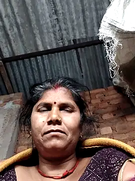 Hot di97 online show from 04-17-26, 12:02