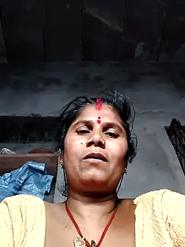 Hot di97 online show from 05-11-26, 01:45