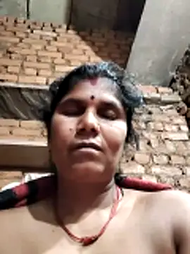 Hot di97 online show from 02-12-26, 07:57