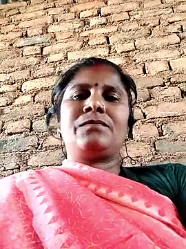 Hot di97 online show from 03-06-26, 10:43