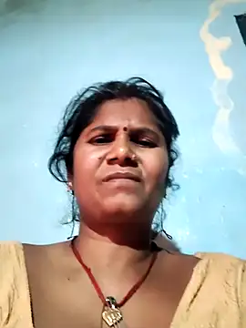 Hot di97 online show from 05-12-26, 02:45