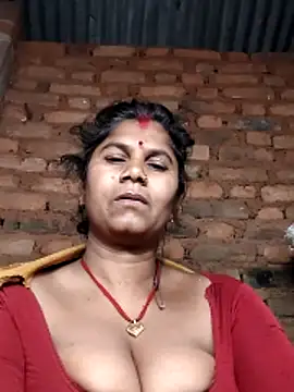 Hot di97 online show from 04-10-26, 11:01