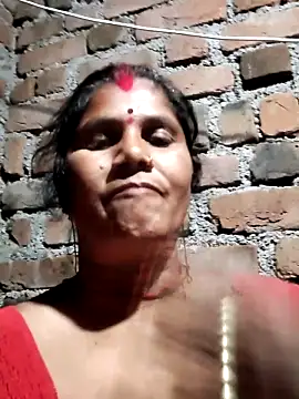 Hot di97 online show from 03-10-26, 02:43