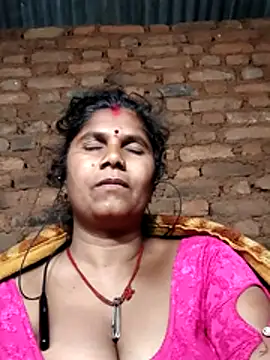 Hot di97 online show from 04-17-26, 11:07