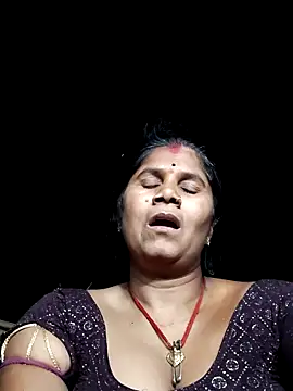 Hot di97 online show from 05-19-26, 03:41