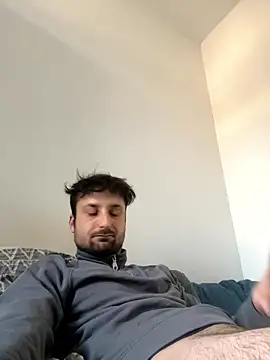 Snapshot of elAntonio777 chatting on 01-11-26, 02:02 elAntonio777 online show from 01-11-26, 02:02