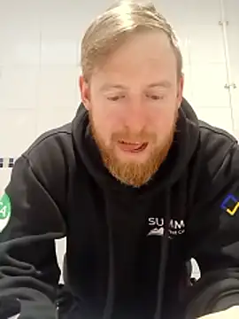 Hertsguy1984 online show from 01-12-26, 01:40