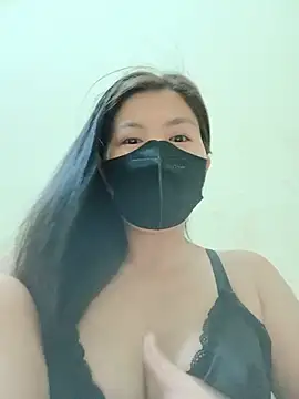 Snapshot of Lyly-68688 chatting on 07-07-26, 07:45 Lyly-68688 online show from 07-07-26, 07:45