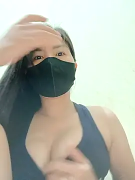 Snapshot of Lyly-68688 chatting on 04-21-26, 01:42 Lyly-68688 online show from 04-21-26, 01:42