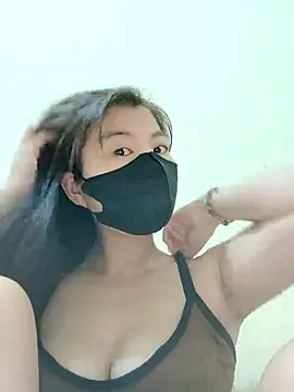 Snapshot of Lyly-68688 chatting on 04-27-26, 01:03 Lyly-68688 online show from 04-27-26, 01:03