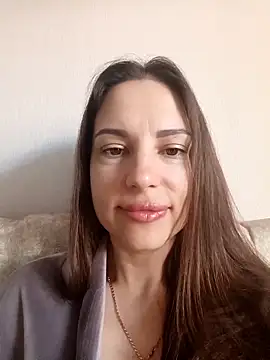 Snapshot of She-Moon chatting on 05-07-26, 05:33 She-Moon online show from 05-07-26, 05:33