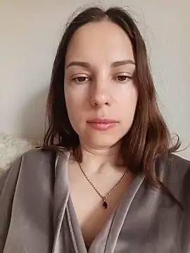 Snapshot of She-Moon chatting on 05-18-26, 05:34 She-Moon online show from 05-18-26, 05:34