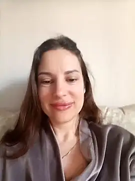 Snapshot of She-Moon chatting on 05-05-26, 05:43 She-Moon online show from 05-05-26, 05:43