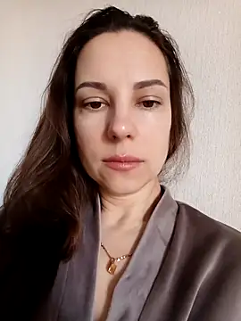 Snapshot of She-Moon chatting on 03-06-26, 06:30 She-Moon online show from 03-06-26, 06:30