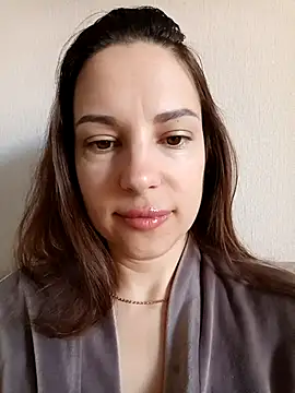 Snapshot of She-Moon chatting on 05-01-26, 05:23 She-Moon online show from 05-01-26, 05:23