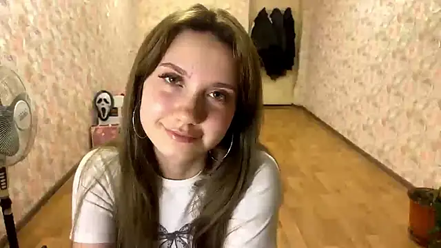 Snapshot of BerneiiceNases chatting on 02-08-26, 03:43 BerneiiceNases online show from 02-08-26, 03:43