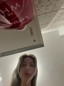 Missolevelvet online show from 04-19-26, 03:18