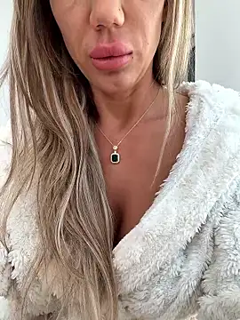 Missolevelvet online show from 04-16-26, 08:04