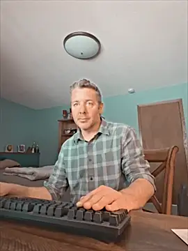 chrisw8140 online show from 05-25-26, 10:41