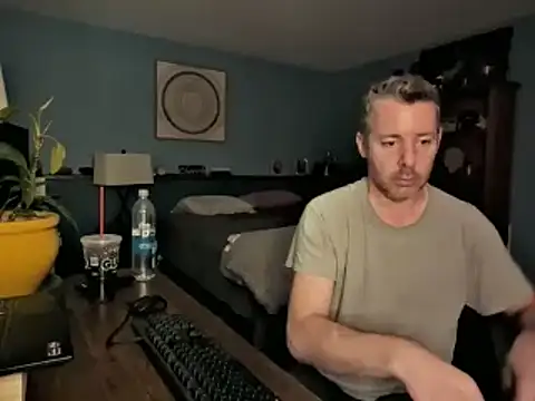 chrisw8140 online show from 05-18-26, 01:06