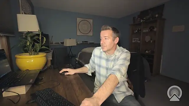 chrisw8140 online show from 04-23-26, 01:34