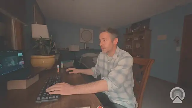 chrisw8140 online show from 04-28-26, 04:06