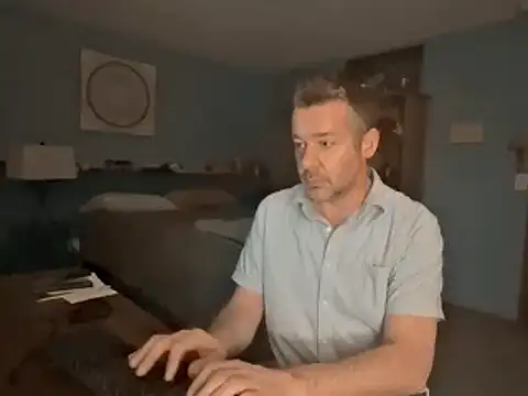chrisw8140 online show from 05-19-26, 01:56