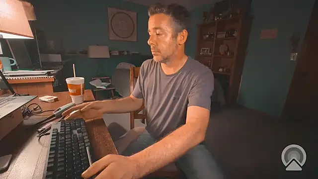 Snapshot of chrisw8140 chatting on 07-13-26, 04:34 chrisw8140 online show from 07-13-26, 04:34
