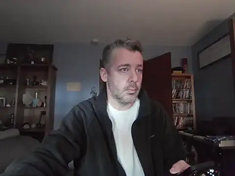 chrisw8140 online show from 02-07-26, 06:49