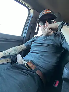 Snapshot of brngitdwn chatting on 03-27-26, 07:15 brngitdwn online show from 03-27-26, 07:15