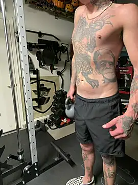 Snapshot of brngitdwn chatting on 03-31-26, 04:58 brngitdwn online show from 03-31-26, 04:58