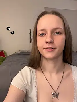 Snapshot of NoFilterAngels chatting on 04-17-26, 03:31 NoFilterAngels online show from 04-17-26, 03:31